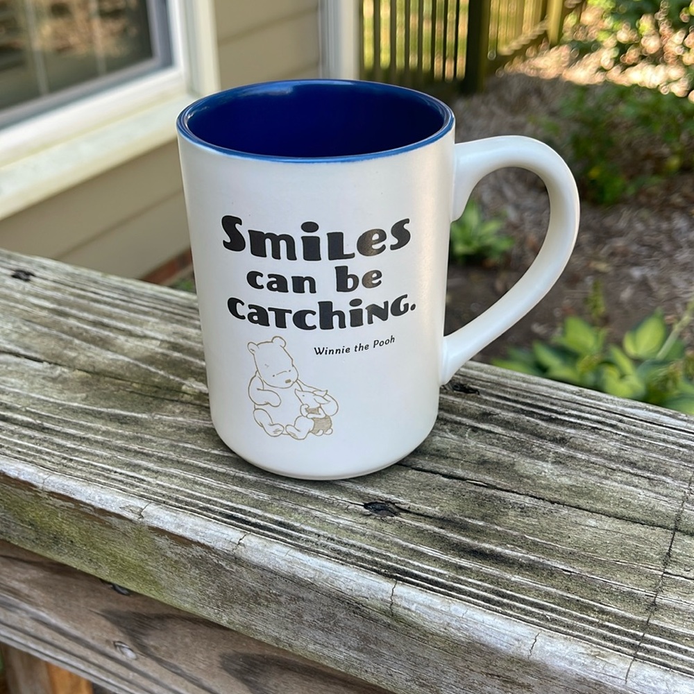 Winnie The Pooh “Smiles can be catching.” Disney/ Hallmark Mug